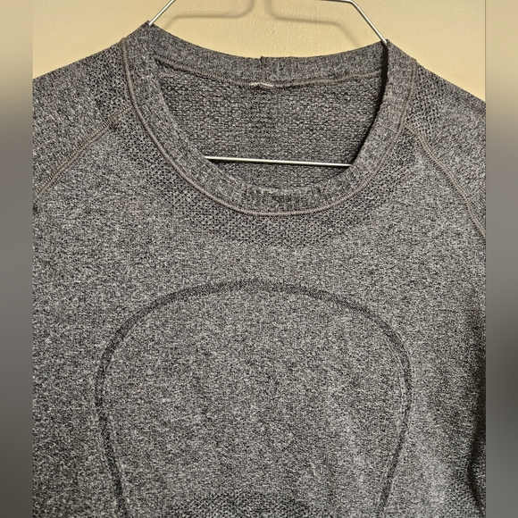 Lululemon Swiftly Tech Long Sleeve Top Gray Thumb Holes Athleisure Athletic Wear - Picture 7 of 9
